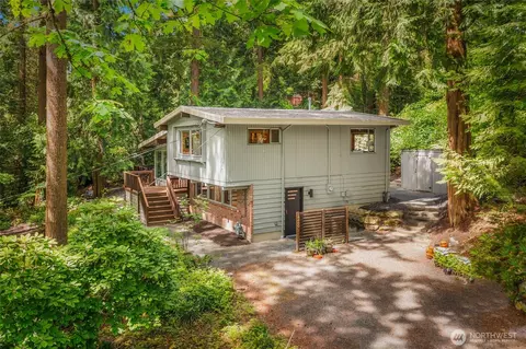 14460 NE 16th Pl, Bellevue, WA 98007