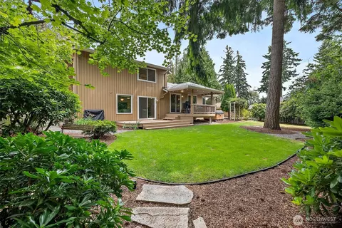 12610 Vine Maple Dr SW, Lakewood, WA 98499