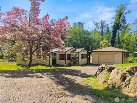 20670 NE Kingston St, Indianola, WA 98342