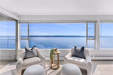 1600 43rd Ave E #206, Seattle, WA 98112