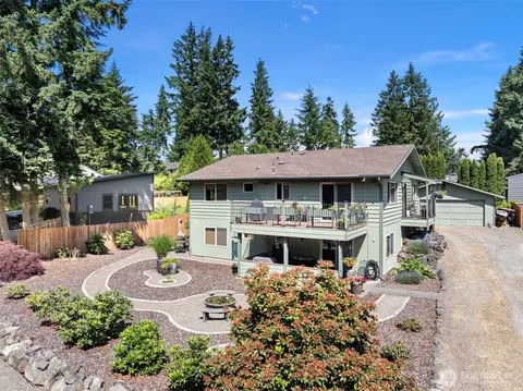 134 Robin Ln, Port Ludlow, WA 98365