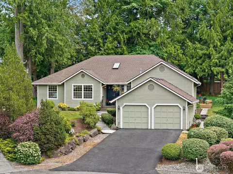 955 NW Honeywood Ct, Issaquah, WA 98027