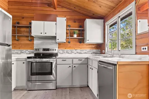 Kitchen - 19834 State Route 20, Twisp, WA 98856 photo 1 of 2
