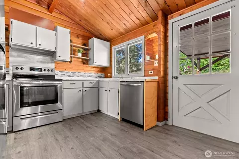 Kitchen - 19834 State Route 20, Twisp, WA 98856 photo 2 of 2