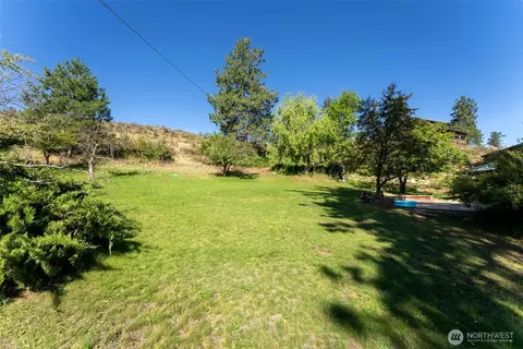 Exterior - 19834 State Route 20, Twisp, WA 98856 photo 7 of 14