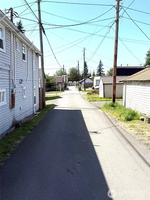 Exterior - 2521 Walnut St, Everett, WA 98201 photo 5 of 5