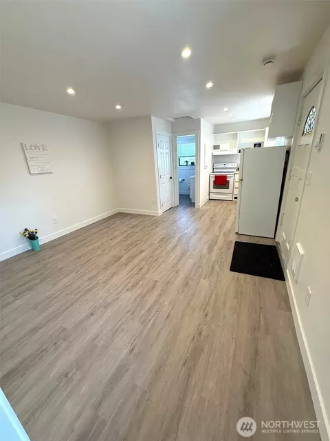Living - 2521 Walnut St, Everett, WA 98201 photo 1 of 1
