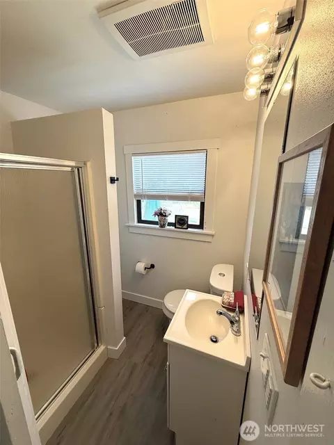 Bath - 2521 Walnut St, Everett, WA 98201 photo 1 of 1
