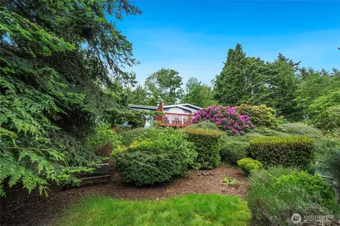 832 Margie Ann Dr, Camano Island, WA 98282
