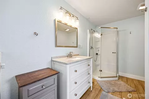 Bath - 210 E Mossflower Ln, Grapeview, WA 98546 photo 3 of 4