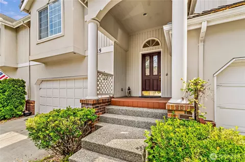 8221 53rd Ave W #15C, Mukilteo, WA 98275