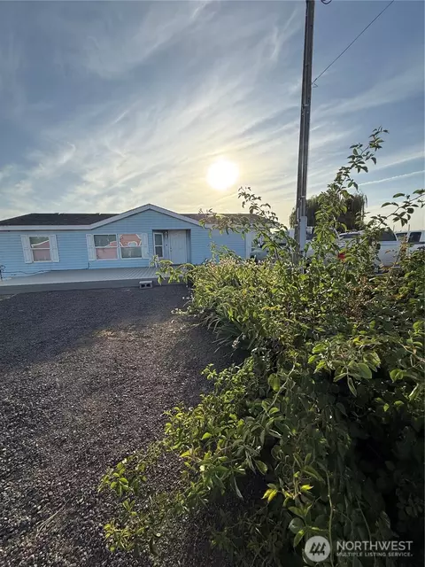 51 N Metcalf Rd, Pasco, WA 99301