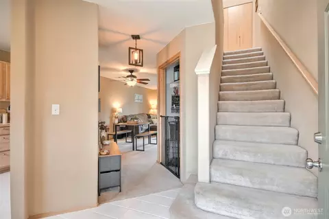 Entry Way - 1450 Mountain View Dr, Enumclaw, WA 98022 photo 1 of 1