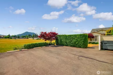 Exterior - 1450 Mountain View Dr, Enumclaw, WA 98022 photo 3 of 5