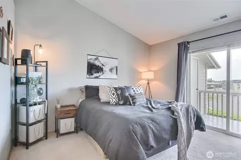 Bedroom - 1450 Mountain View Dr, Enumclaw, WA 98022 photo 1 of 4