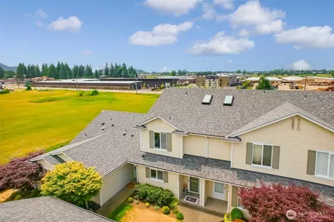 View/Area - 1450 Mountain View Dr, Enumclaw, WA 98022 photo 4 of 8