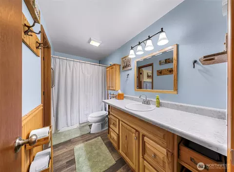 Bath - 304 Blair Dr, Everson, WA 98247 photo 2 of 2