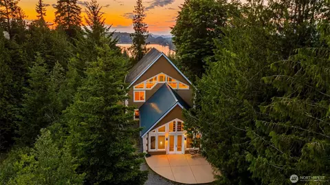 24015 Foxglove Ln, Mount Vernon, WA 98274