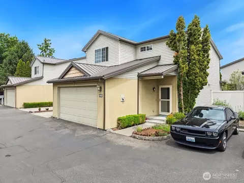 418 17th St SE #9D, Auburn, WA 98002