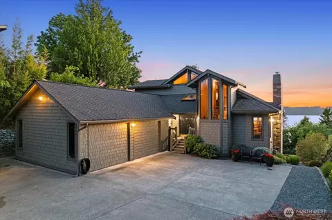 10300 64th Pl W, Mukilteo, WA 98275