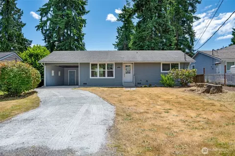 5822 202nd St SW, Lynnwood, WA 98036