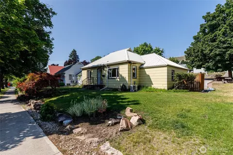 318 Columbia Ave, Coulee Dam, WA 99116