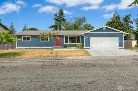 889 SW Kingma Ct, Oak Harbor, WA 98277