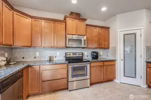 Kitchen - 7811 238th St Ct E, Graham, WA 98338 photo 2 of 5