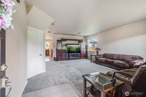 Entry Way - 7811 238th St Ct E, Graham, WA 98338 photo 1 of 2