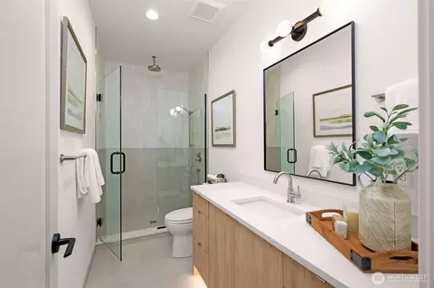 Bath - 222 B 10th Ave E, Seattle, WA 98102 photo 1 of 4