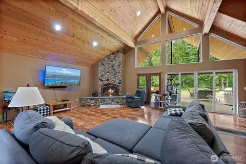 Living - 33320 27th Ave E, Roy, WA 98580 photo 2 of 2