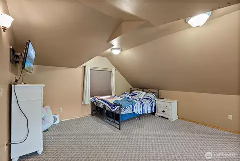 Bedroom - 33320 27th Ave E, Roy, WA 98580 photo 6 of 7