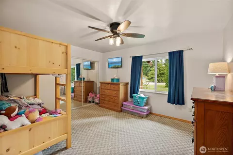 Bedroom - 33320 27th Ave E, Roy, WA 98580 photo 3 of 7