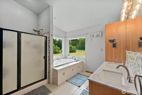 Bath - 33320 27th Ave E, Roy, WA 98580 photo 3 of 5