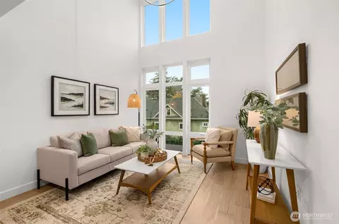 222 D 10th Ave E, Seattle, WA 98102