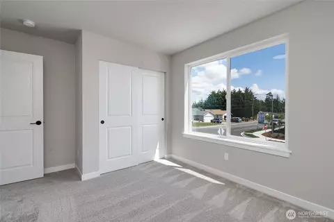 2402 SW Ridgeway Dr, Oak Harbor, WA 98277 photo 7