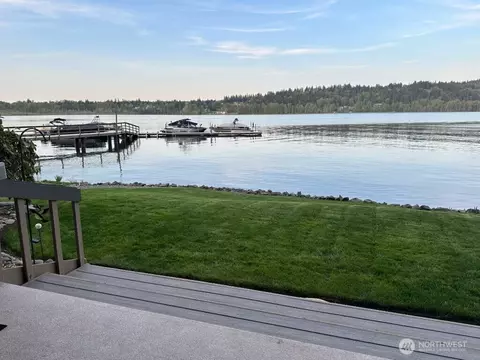 17402 NE 40th Pl #A1, Redmond, WA 98052