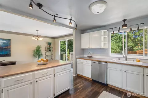 Kitchen - 10813 29th Dr SE, Everett, WA 98208 photo 3 of 6
