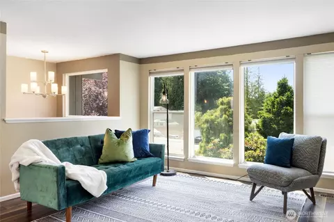 Living - 10813 29th Dr SE, Everett, WA 98208 photo 6 of 11