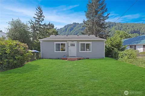 373 Adams Ave, Morton, WA 98356