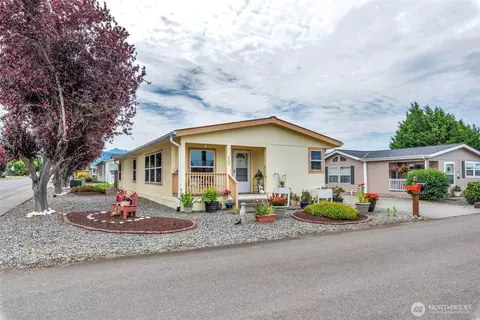 523 N 7th Ave, Sequim, WA 98382