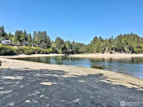 131 E Rustle Way, Grapeview, WA 98546 photo 7