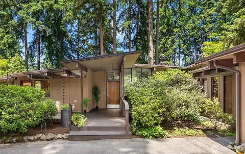 5415 NE Fletcher Lndg, Bainbridge Island, WA 98110