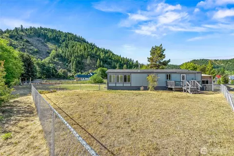 138 Trestle View Ln, Dryden, WA 98821