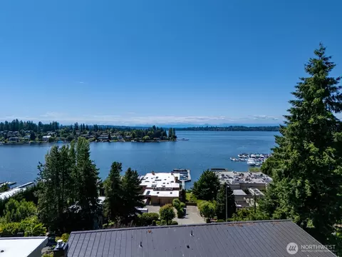 4816 Lake Washington Blvd NE, Kirkland, WA 98033