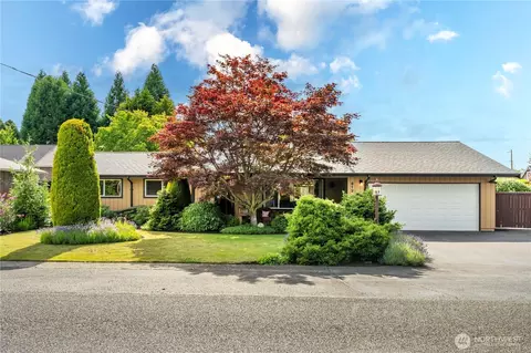 912 18th St NW, Puyallup, WA 98371