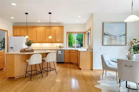 Kitchen - 1912 243rd Pl SE, Bothell, WA 98021 photo 3 of 4