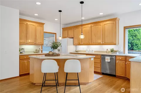 Kitchen - 1912 243rd Pl SE, Bothell, WA 98021 photo 2 of 4