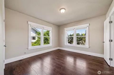 Bedroom - 1306 Main St, Sumner, WA 98390 photo 2 of 4
