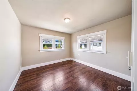 Bedroom - 1306 Main St, Sumner, WA 98390 photo 3 of 4